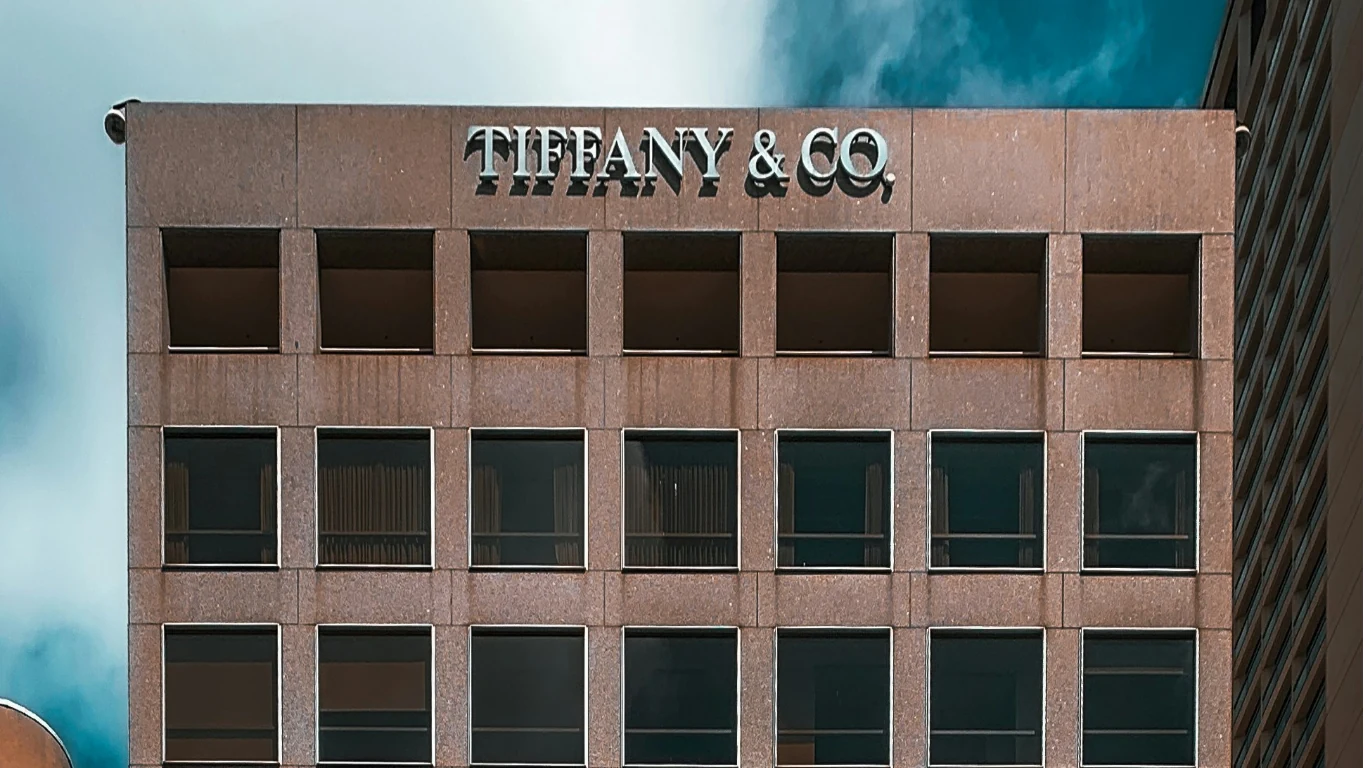Tiffany and most global brands have stopped buying and using Russian diamonds in their products.
