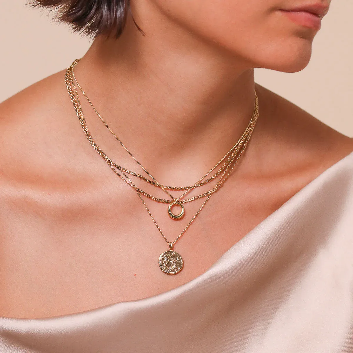 AQUARIUS ZODIAC PENDANT NECKLACE IN GOLD